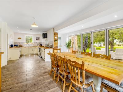 Kitchen/Dining Area